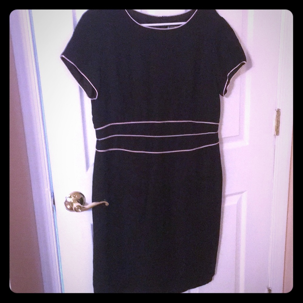 Black fitted dress